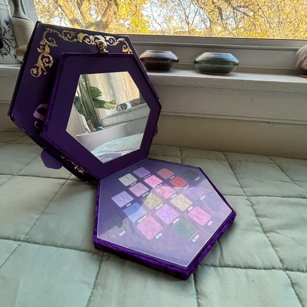 NIB Jeffree Star Blood Lust Artistry Palette eye shadow - Picture 5 of 6